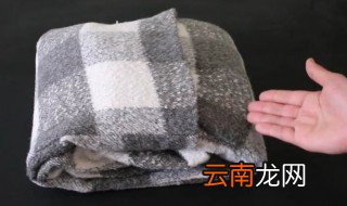 毛呢大衣收纳折叠法 这样折叠更节省空间