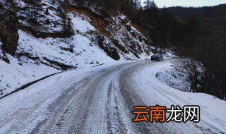 刚下雪的路面滑吗 开车要注意什么?
