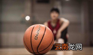 新手篮球必备简单技巧 打篮球的基本技巧须知