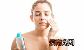 爽肤水可以直接喷脸上吗 爽肤水具体应该怎么用呢