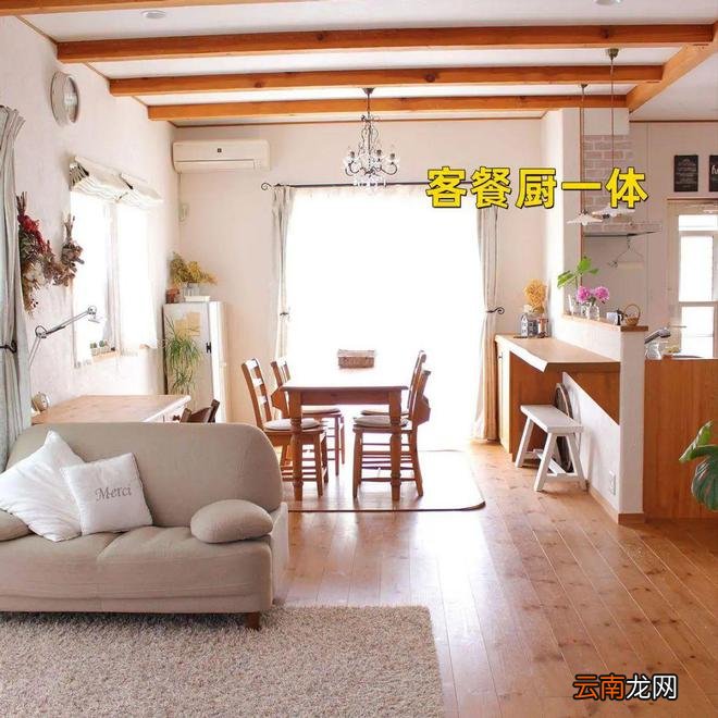 客厅是全屋门面，一味为会客显然不实用，不如随4大流行趋势去装