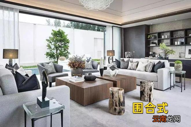 客厅是全屋门面，一味为会客显然不实用，不如随4大流行趋势去装