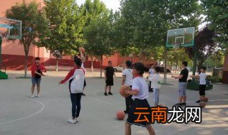 篮球双手传接球方法 篮球双手如何传接球