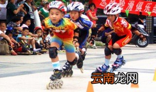 轮滑压步重心技巧 花样滑冰里的前压步的要领
