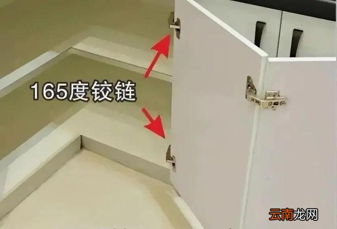 厨房转角改走钝角，还嫌收纳不够，上层吊柜适当下延，一点没浪费