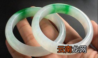 翡翠手镯适合什么年龄 翡翠手镯适合哪个年龄段