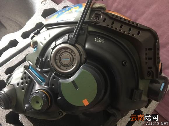 《泰坦陨落2》典藏版开箱一览