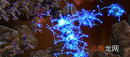 《星际争霸2》新兵种简介——凤凰战机