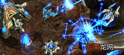 《星际争霸2》新兵种简介——凤凰战机