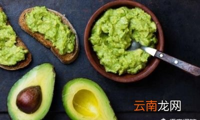 现在介绍三种牛油果辅食的做法