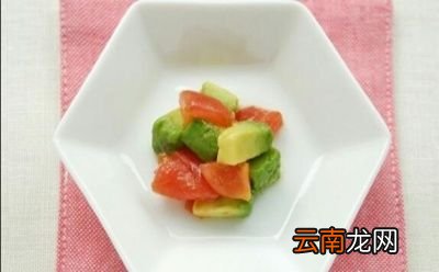 现在介绍三种牛油果辅食的做法