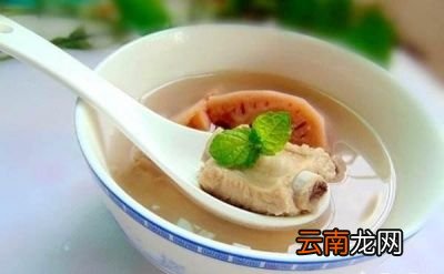 《排骨莲藕汤》的制作方法