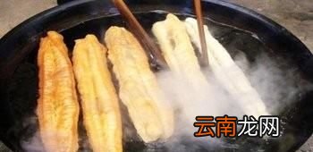 看起来蓬松又酥脆的油条到底怎么做呢