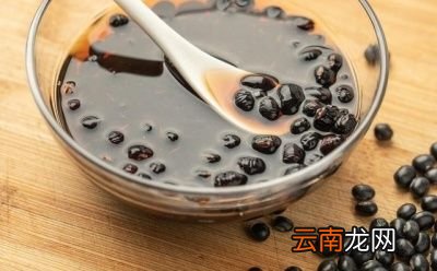 黑豆泡醋可以让白发转黑这一说法的道理何在