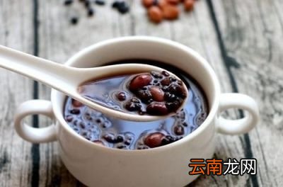 黑豆泡醋可以让白发转黑这一说法的道理何在