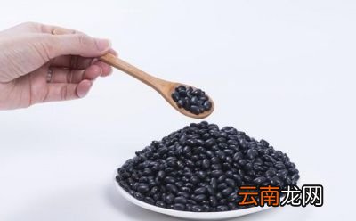 泡黑豆治白发管用吗