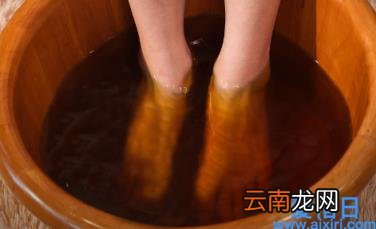 为什么泡脚后子宫会隐隐痛 艾草水把白带都熏出来了怎么回事