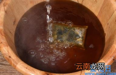 艾叶煮一次水就扔掉吗 艾叶包泡脚要煮开吗