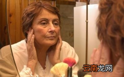 更年期女性出汗吃什么好