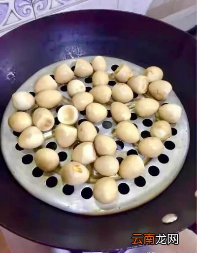 我还是喜欢用鹌鹑蛋做五香熏蛋