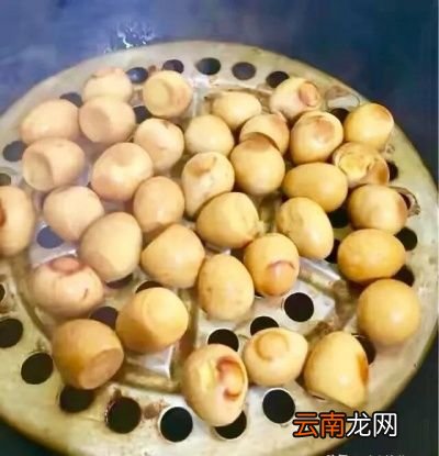 我还是喜欢用鹌鹑蛋做五香熏蛋