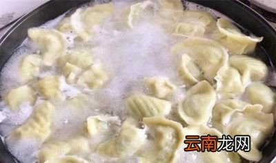 正确的煮冻饺子方法是