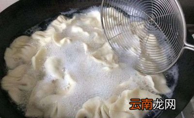 正确的煮冻饺子方法是