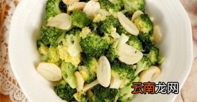 怎样炒西蓝花尝一尝西蓝花炒蒜片吧
