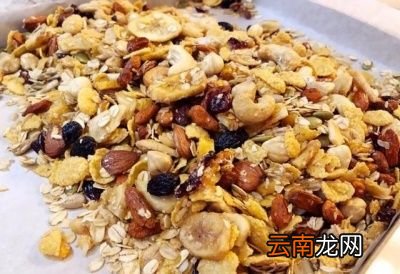 男人熬夜吃什么好维生素水果不可少