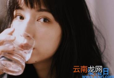 晒太阳对头发有好处吗 很少晒太阳会导致脱发吗