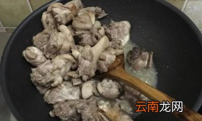 炖老鸭汤的做法