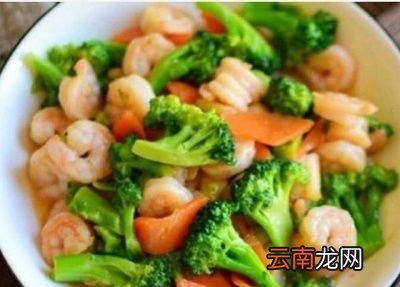 西兰花拌木耳的做法