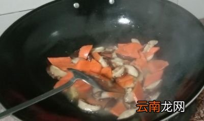 西兰花拌木耳的做法