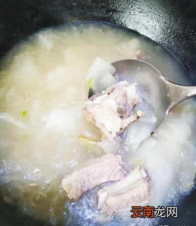 焯过水的排骨是用冷水还是热水炖怎么好吃