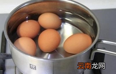为什么这样会好剥鸡蛋皮