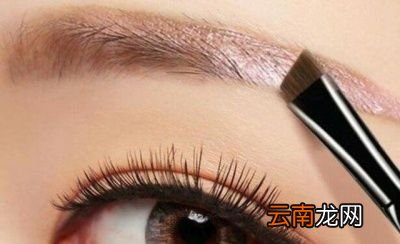 画完眉毛特别容易脱妆的主要原因