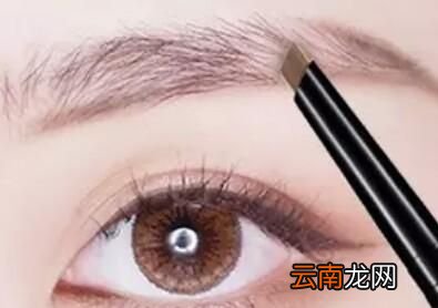 画完眉毛特别容易脱妆的主要原因
