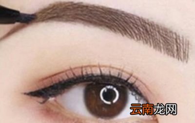 画完眉毛特别容易脱妆的主要原因