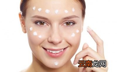 使用粉底是有方法的