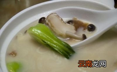 为什么喝盐水比喝开水少尿