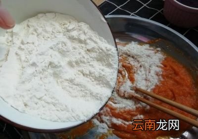 面团粘手是面发好的明显特征吗