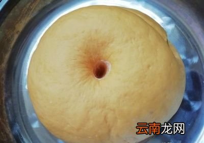 面团粘手是面发好的明显特征吗