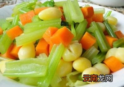 凉拌芹菜的做法