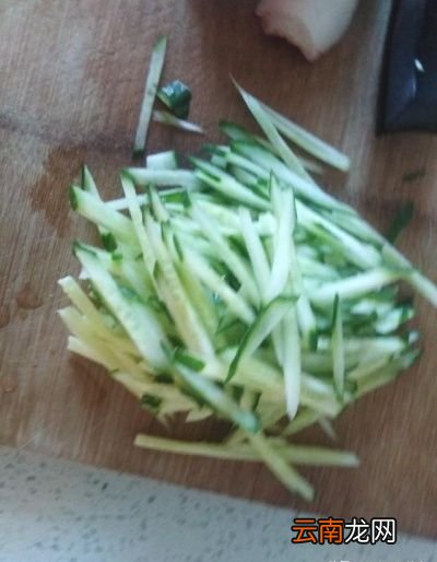 土豆丝怎么做才能不发面清脆一点