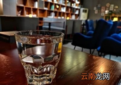 温开水淡盐水还是蜂蜜水更好