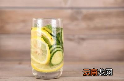 温开水淡盐水还是蜂蜜水更好