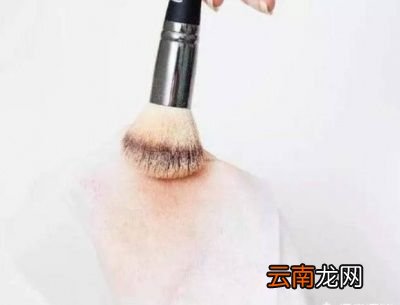 几个比较常见的显得眼妆脏的原因