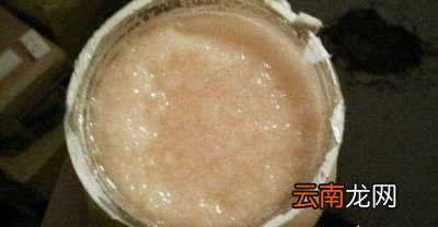 蜂蜜上层蓬松的原因