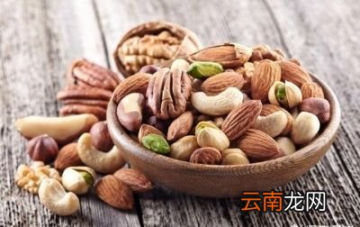 食物推荐胡萝卜动物肝脏鱼肝油等