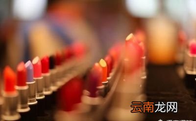 干裂嘴唇如何护理
